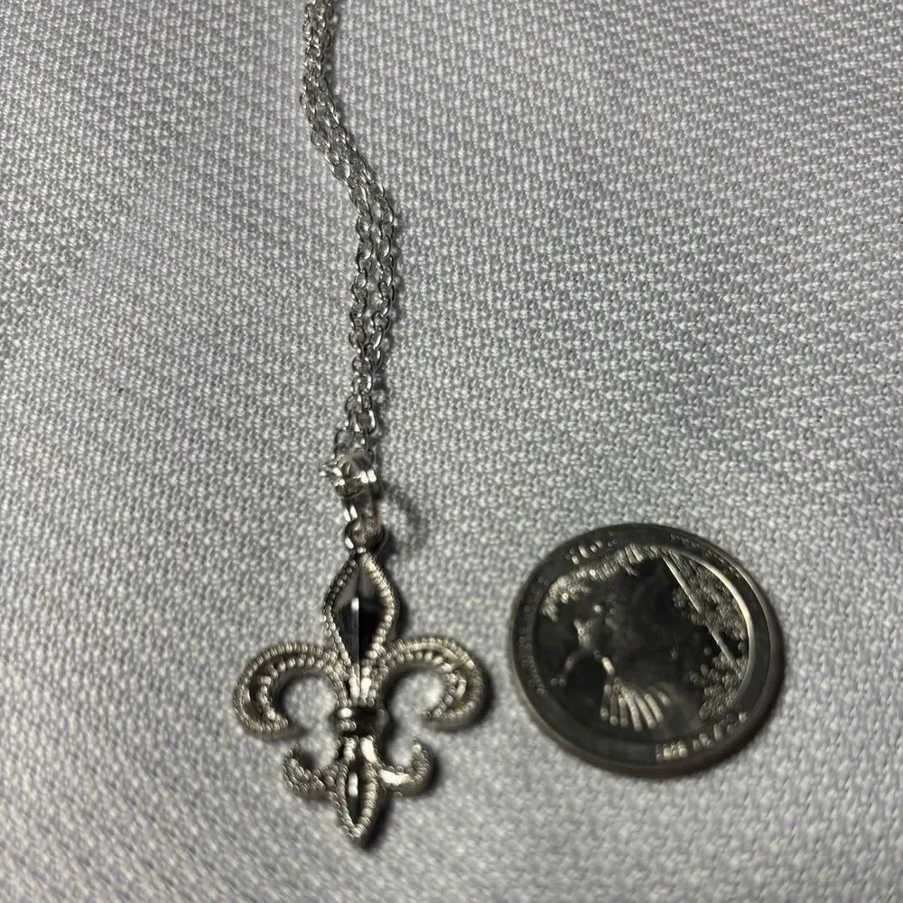 Fleur de Lis Pendant & 16” Silvertone Stainless Steel Necklace NWOT